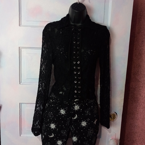 Long Sleeve full lace lace-up gothic top! Nwot! So beautiful! - Picture 7 of 9